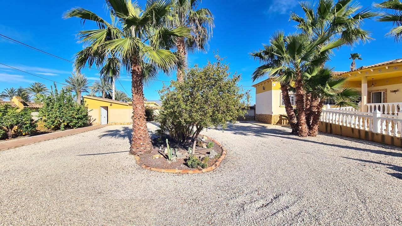 3 soveværelse Villa til salg i Catral med swimmingpool garage - € 349.950 (Ref: 9047087)