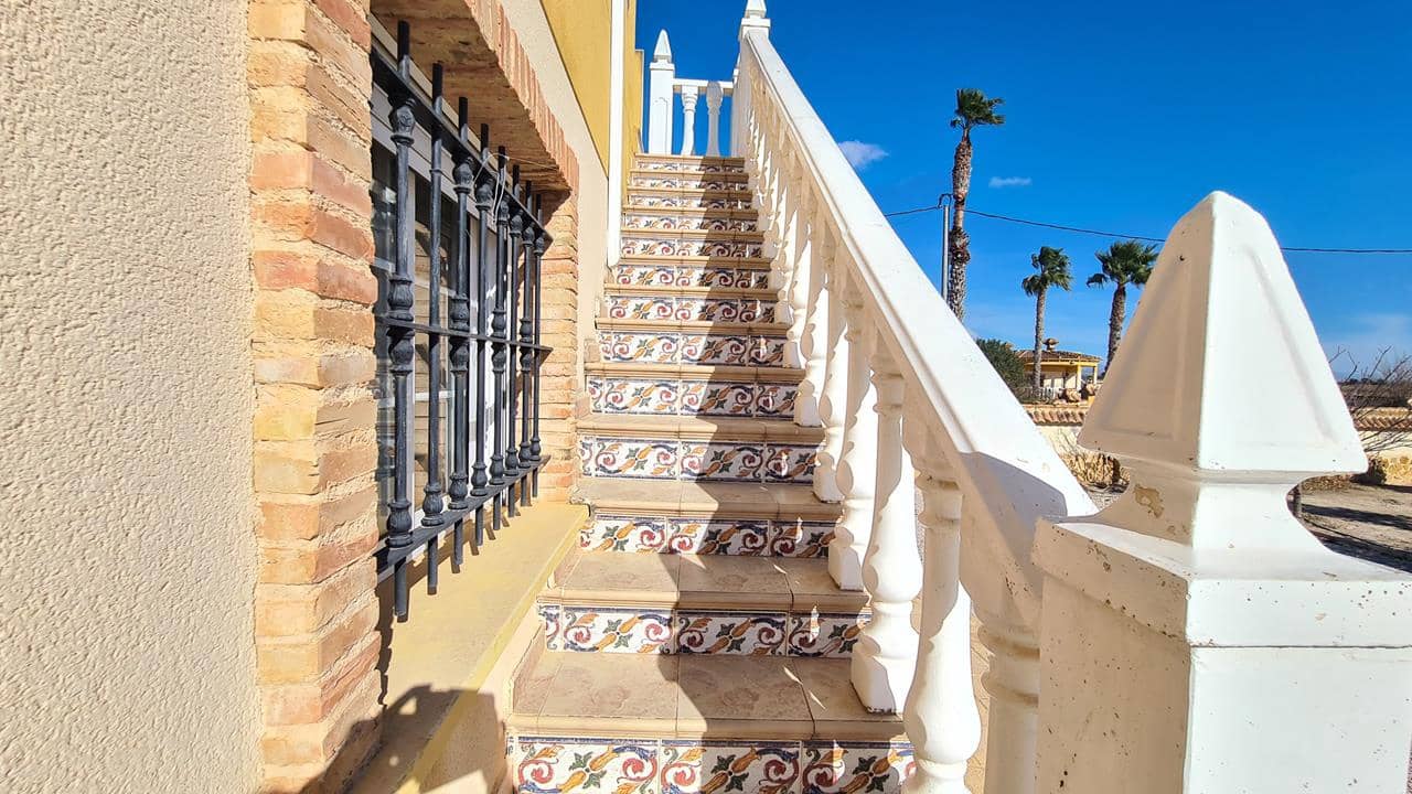 3 soveværelse Villa til salg i Catral med swimmingpool garage - € 349.950 (Ref: 9047087)