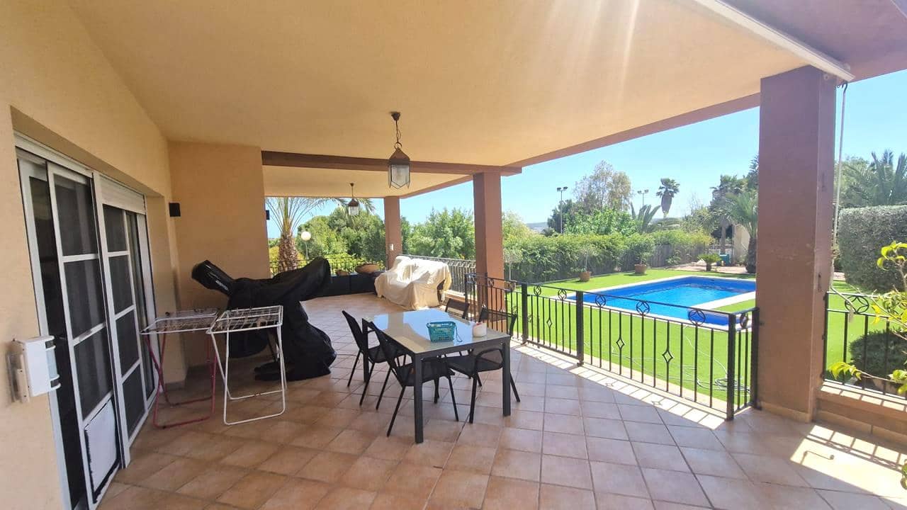 4 soveværelse Villa til salg i Santa Pola med swimmingpool garage - € 635.000 (Ref: 9047166)