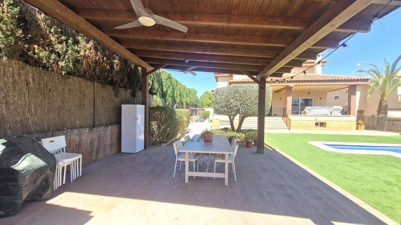 4 soveværelse Villa til salg i Santa Pola med swimmingpool garage - € 635.000 (Ref: 9047166)