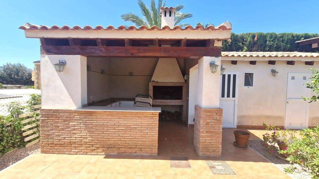 4 soveværelse Villa til salg i Santa Pola med swimmingpool garage - € 635.000 (Ref: 9047166)
