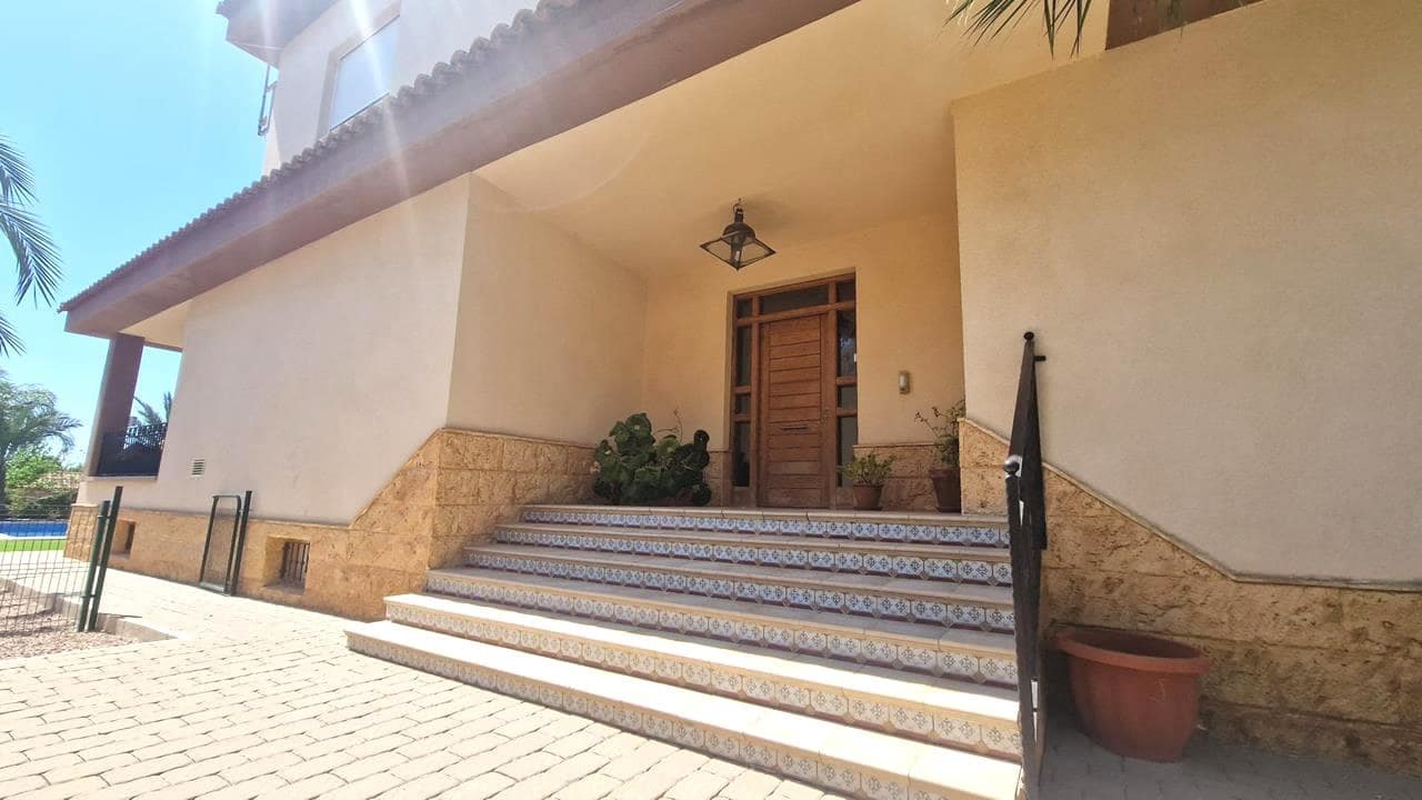 4 soveværelse Villa til salg i Santa Pola med swimmingpool garage - € 635.000 (Ref: 9047166)