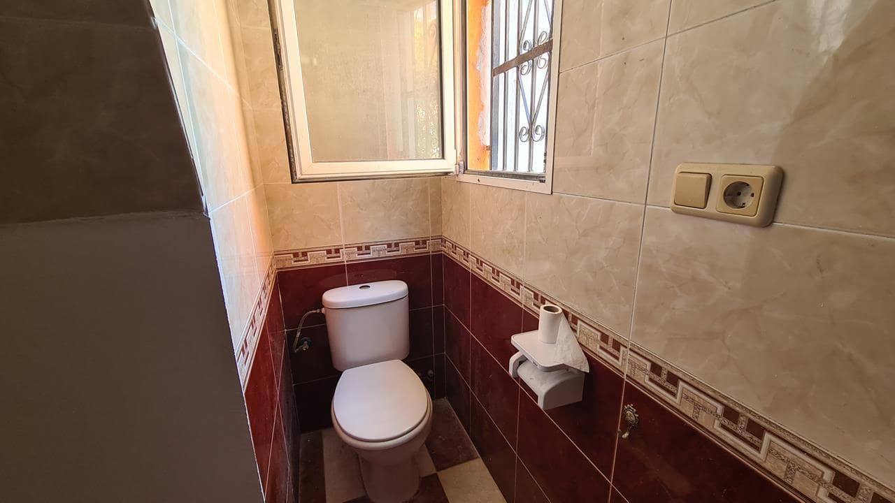 6 bedroom Villa for sale in Villamartin with pool garage - € 425,000 (Ref: 9050514)