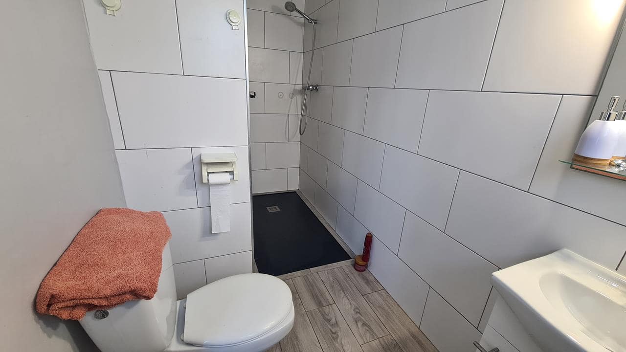 6 bedroom Villa for sale in Villamartin with pool garage - € 425,000 (Ref: 9050514)