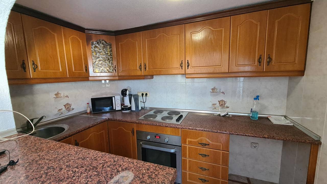 6 bedroom Villa for sale in Villamartin with pool garage - € 425,000 (Ref: 9050514)