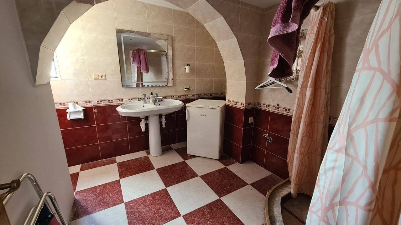 6 bedroom Villa for sale in Villamartin with pool garage - € 425,000 (Ref: 9050514)