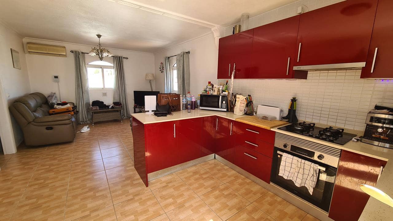 6 bedroom Villa for sale in Villamartin with pool garage - € 425,000 (Ref: 9050514)