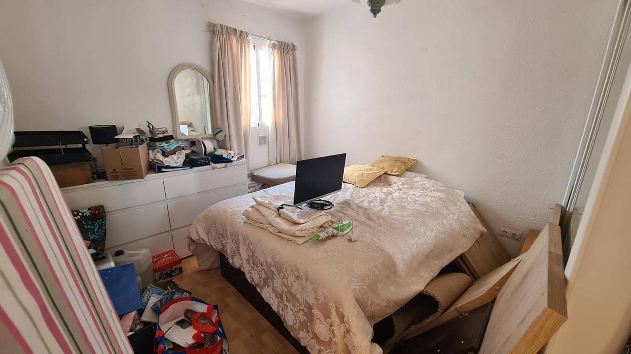 6 bedroom Villa for sale in Villamartin with pool garage - € 425,000 (Ref: 9050514)