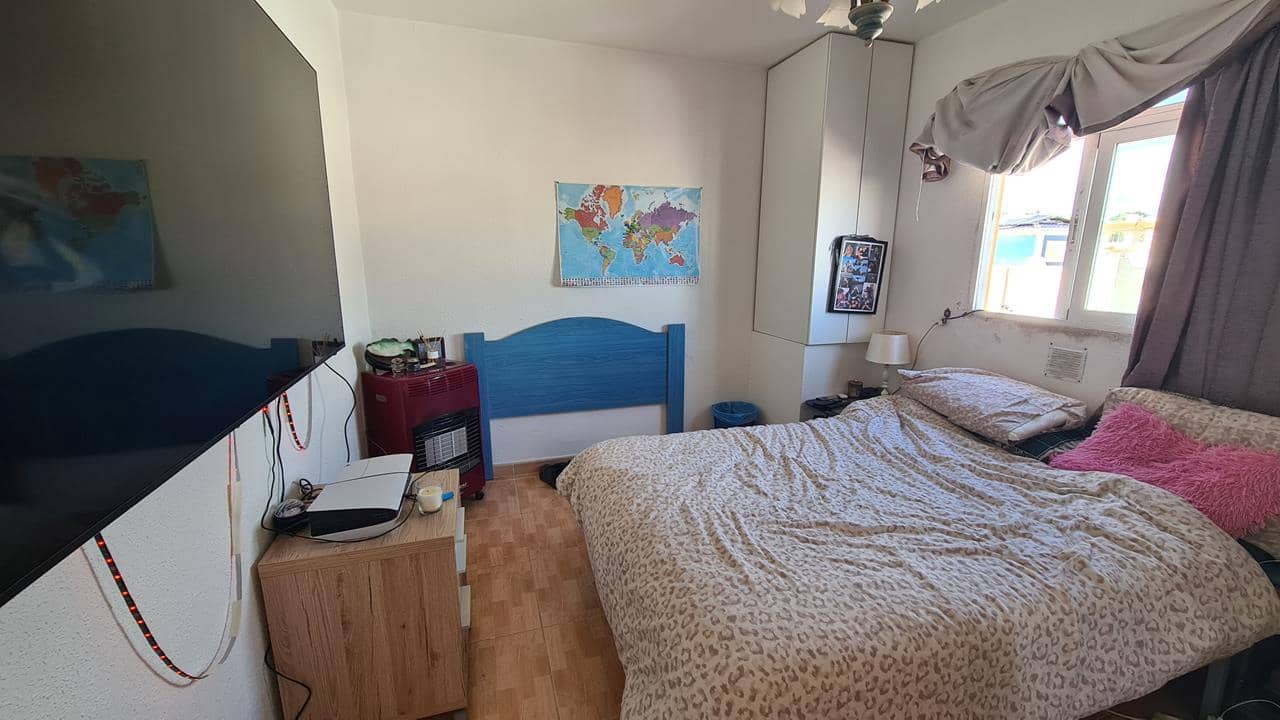 6 bedroom Villa for sale in Villamartin with pool garage - € 425,000 (Ref: 9050514)