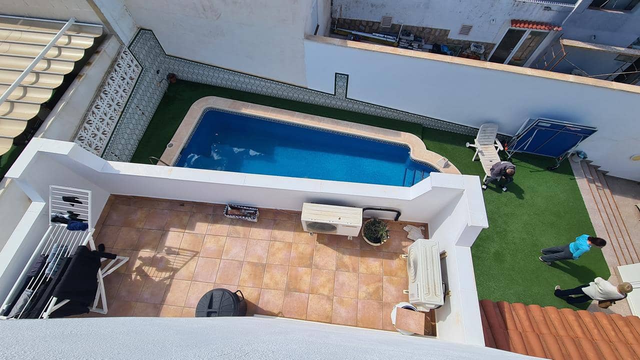 6 bedroom Villa for sale in Villamartin with pool garage - € 425,000 (Ref: 9050514)