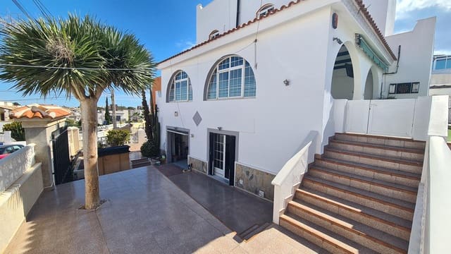 6 camera da letto Villa in vendita in Villamartin, Orihuela con piscina garage - 425.000 € (Rif: 9050514)