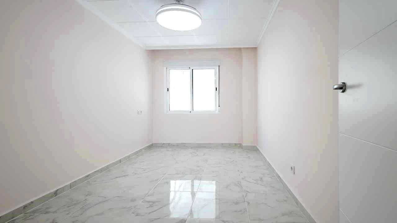 3 soveværelse Penthouse til salg i Torrevieja med swimmingpool - € 345.000 (Ref: 9050515)