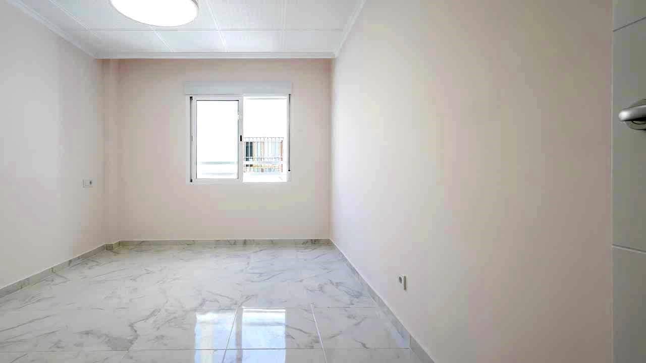 3 soveværelse Penthouse til salg i Torrevieja med swimmingpool - € 345.000 (Ref: 9050515)