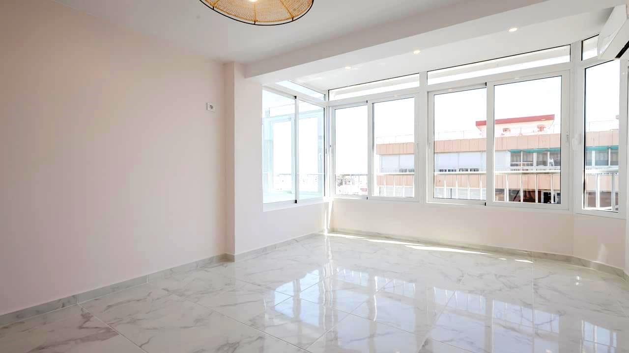 3 soveværelse Penthouse til salg i Torrevieja med swimmingpool - € 345.000 (Ref: 9050515)
