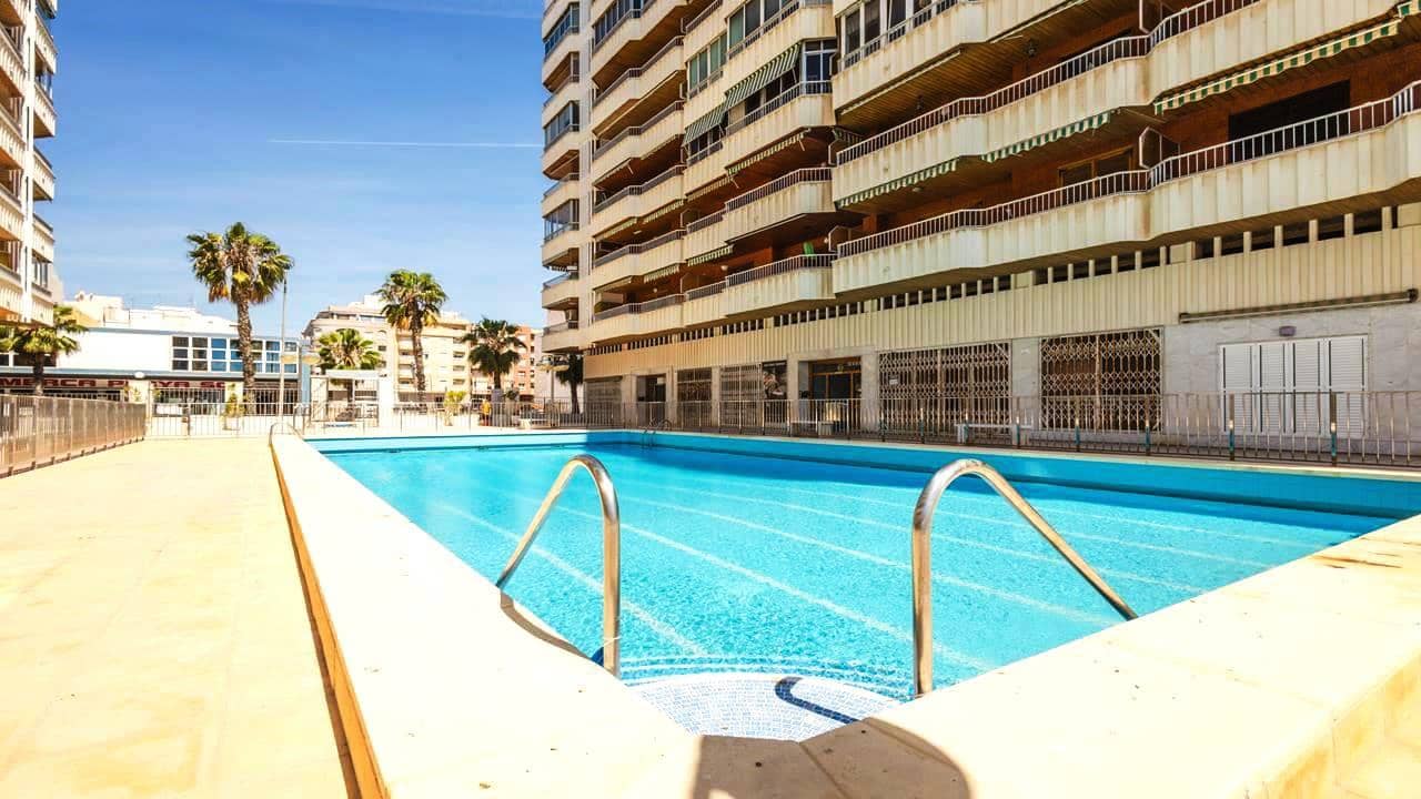3 soveværelse Penthouse til salg i Torrevieja med swimmingpool - € 345.000 (Ref: 9050515)