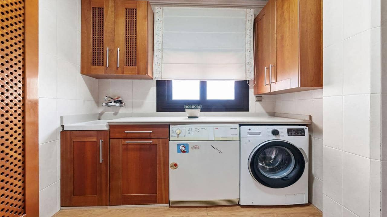 4 soveværelse Villa til salg i Rafal med swimmingpool garage - € 697.999 (Ref: 9051779)