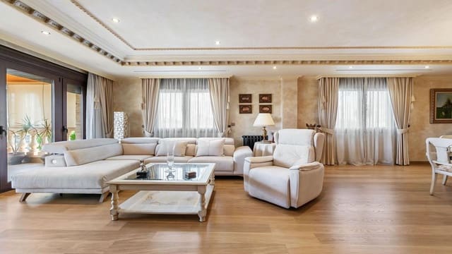 4 bedroom Villa for sale in Rafal with pool garage - € 697,999 (Ref: 9051779)