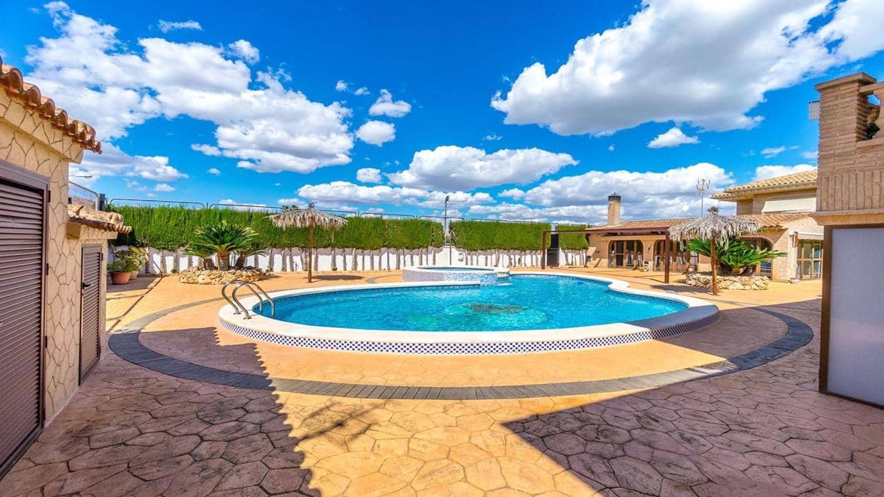 4 soveværelse Villa til salg i Rafal med swimmingpool garage - € 697.999 (Ref: 9051779)