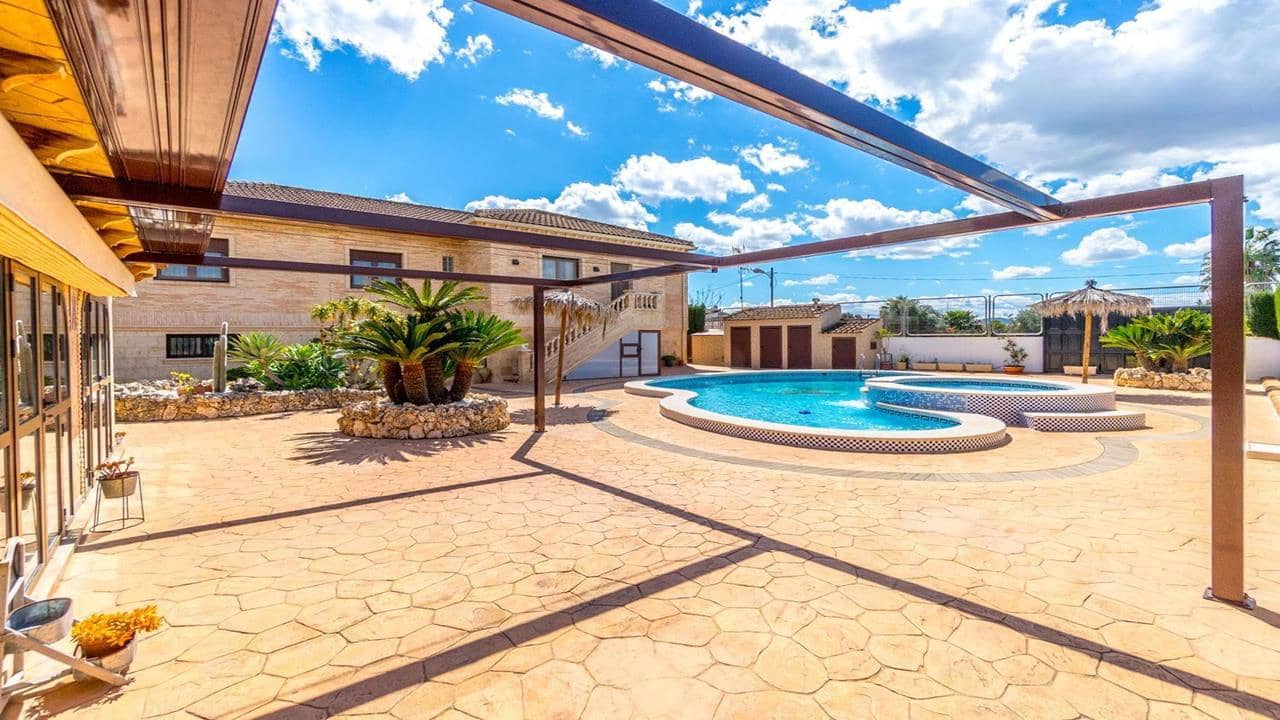 4 soveværelse Villa til salg i Rafal med swimmingpool garage - € 697.999 (Ref: 9051779)