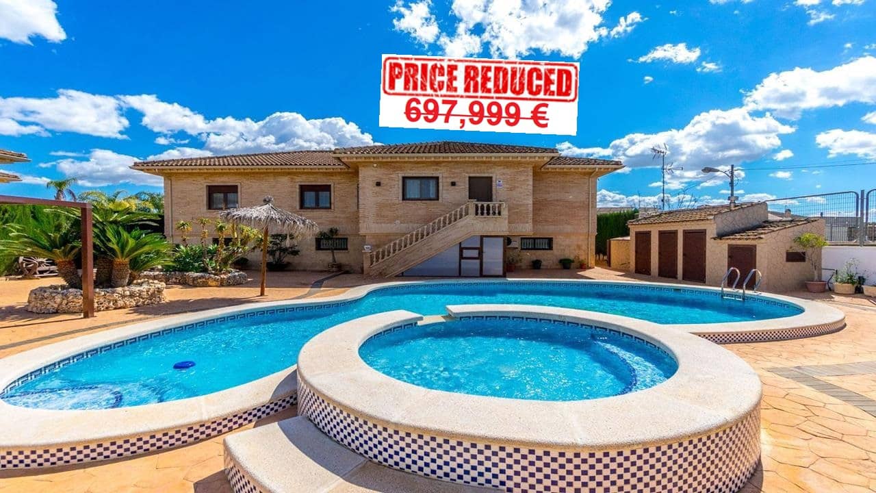 Chalet de 4 habitaciones en Rafal en venta con piscina garaje - 649.999 € (Ref: 9051779)