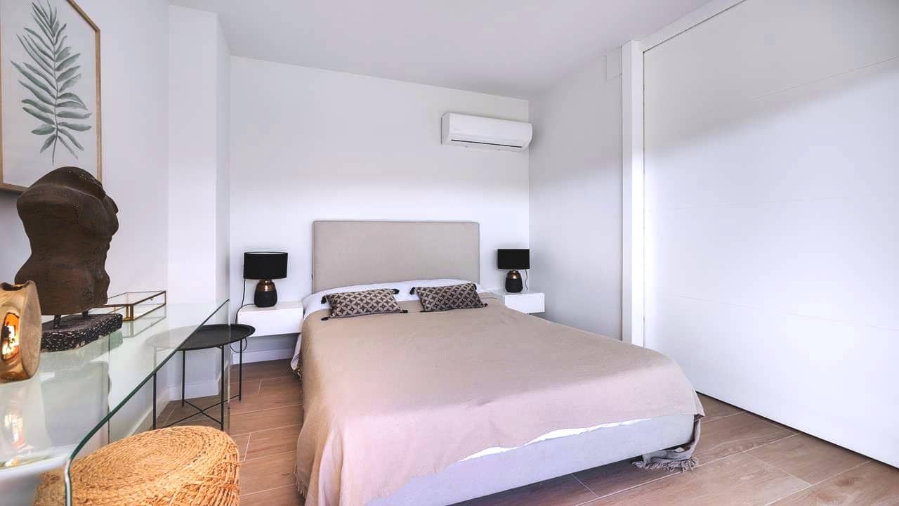 2 soveværelse Lejlighed til salg i Villamartin med swimmingpool garage - € 265.000 (Ref: 9060135)