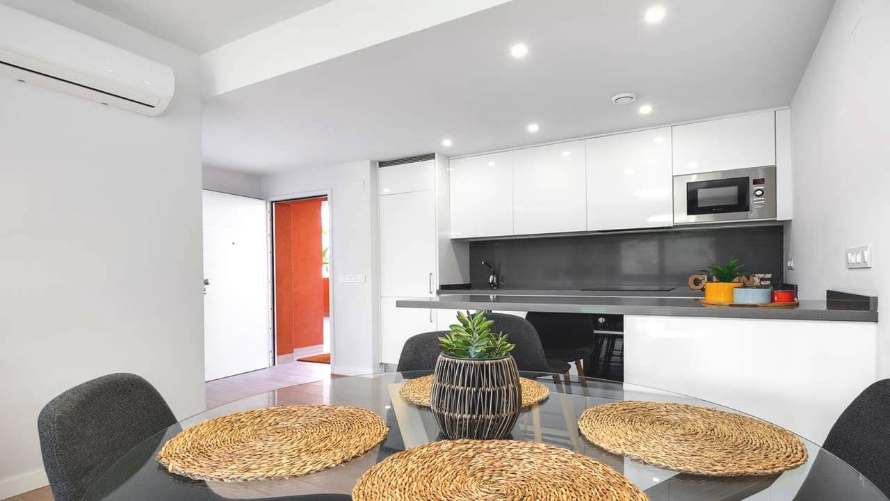 2 soveværelse Lejlighed til salg i Villamartin med swimmingpool garage - € 265.000 (Ref: 9060135)