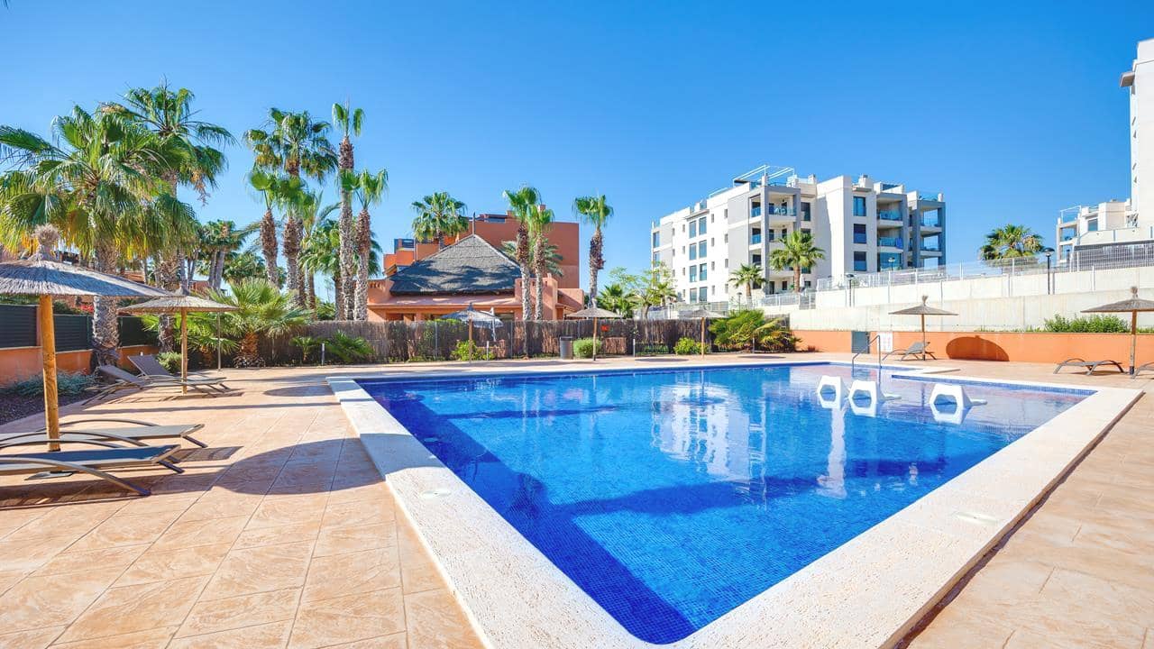 2 soveværelse Lejlighed til salg i Villamartin med swimmingpool garage - € 265.000 (Ref: 9060135)