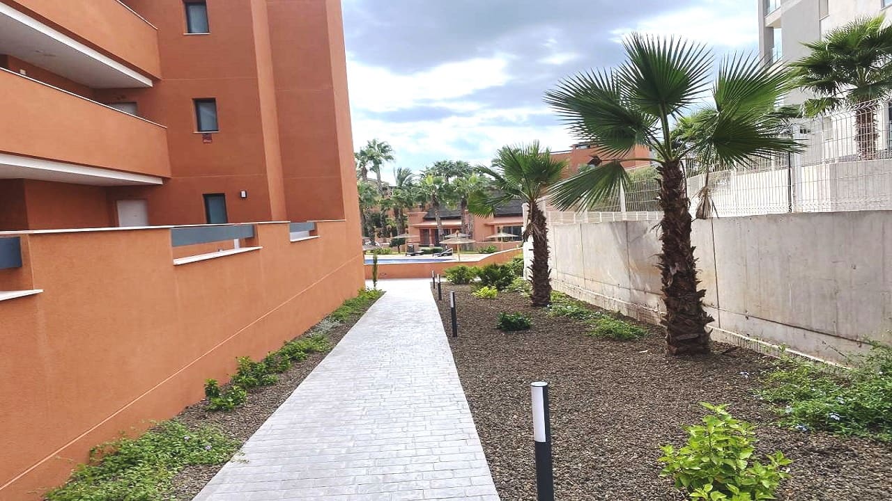 2 soveværelse Lejlighed til salg i Villamartin med swimmingpool garage - € 265.000 (Ref: 9060135)