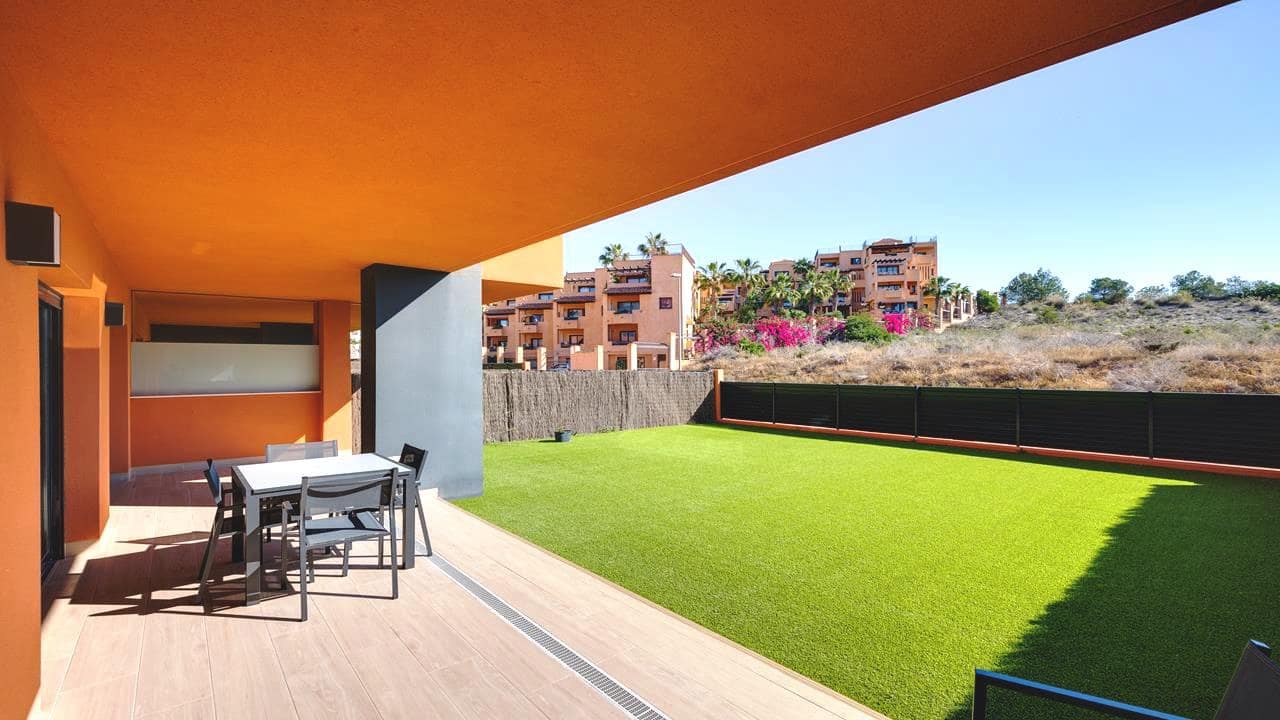 2 soveværelse Lejlighed til salg i Villamartin med swimmingpool garage - € 265.000 (Ref: 9060135)