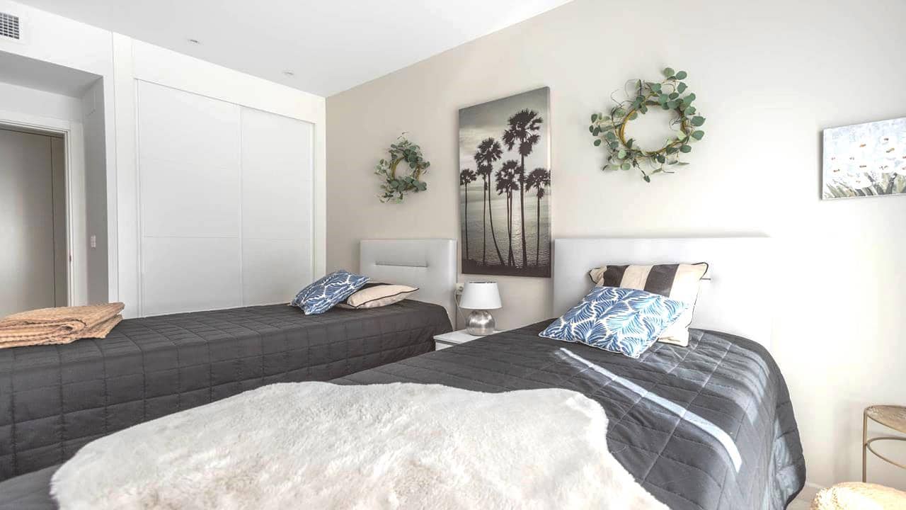 2 slaapkamer Penthouse te koop in Torrevieja met zwembad garage - € 295.000 (Ref: 9068358)