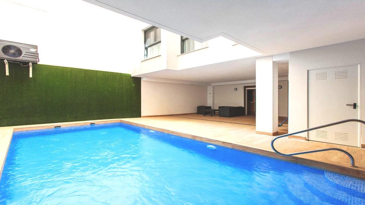 2 slaapkamer Penthouse te koop in Torrevieja met zwembad garage - € 295.000 (Ref: 9068358)
