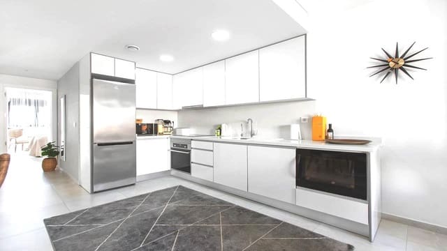 2 slaapkamer Penthouse te koop in Torrevieja met zwembad garage - € 295.000 (Ref: 9068358)