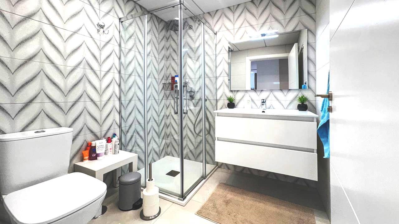 2 slaapkamer Penthouse te koop in Torrevieja met zwembad garage - € 295.000 (Ref: 9068358)