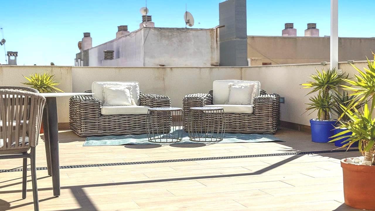 2 slaapkamer Penthouse te koop in Torrevieja met zwembad garage - € 295.000 (Ref: 9068358)