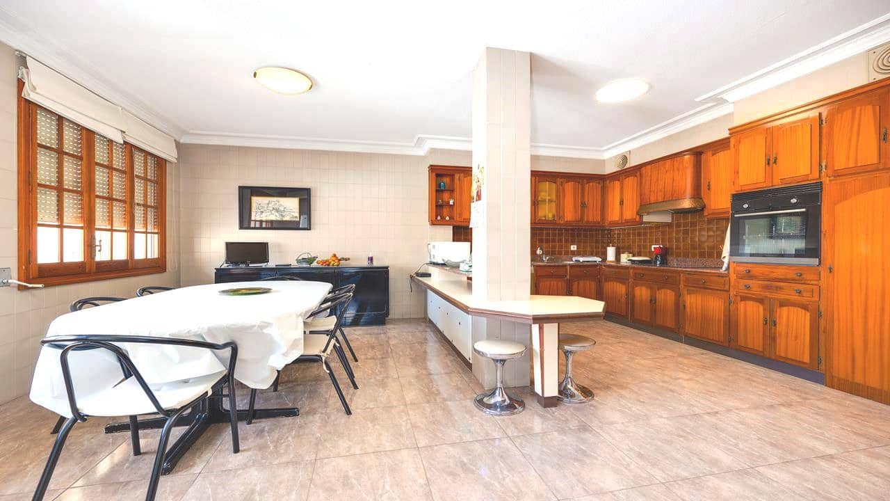 12 Zimmer Villa zu verkaufen in Callosa de Segura mit Pool Garage - 1.065.000 € (Ref: 9080952)