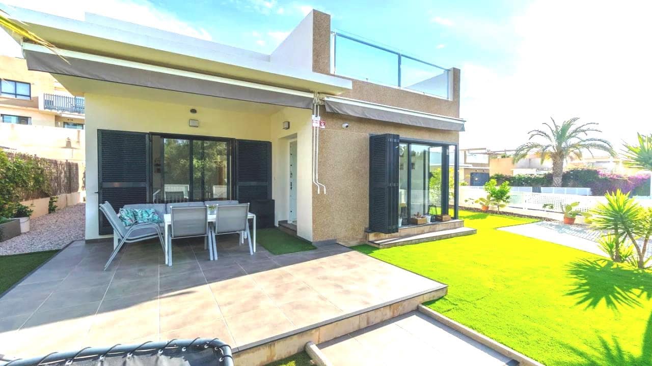 3 sovrum Villa till salu i La Zenia med pool garage - 499 000 € (Ref: 9086154)