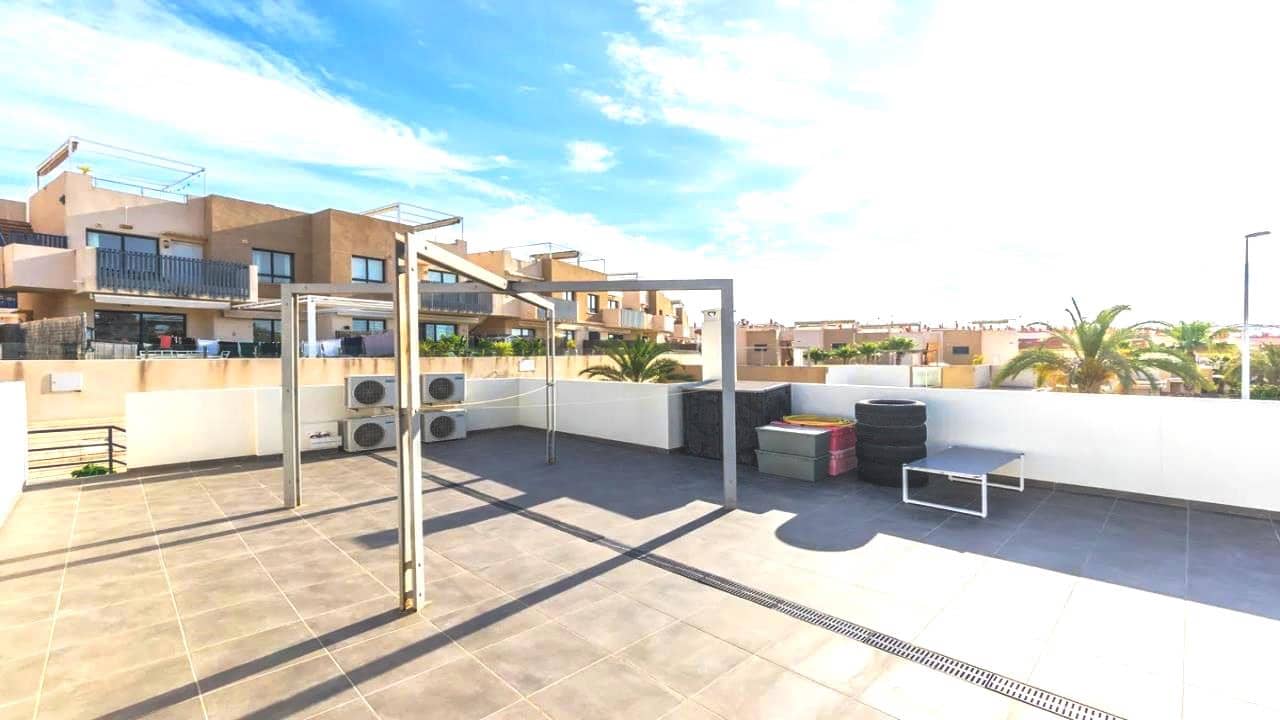 3 sovrum Villa till salu i La Zenia med pool garage - 499 000 € (Ref: 9086154)