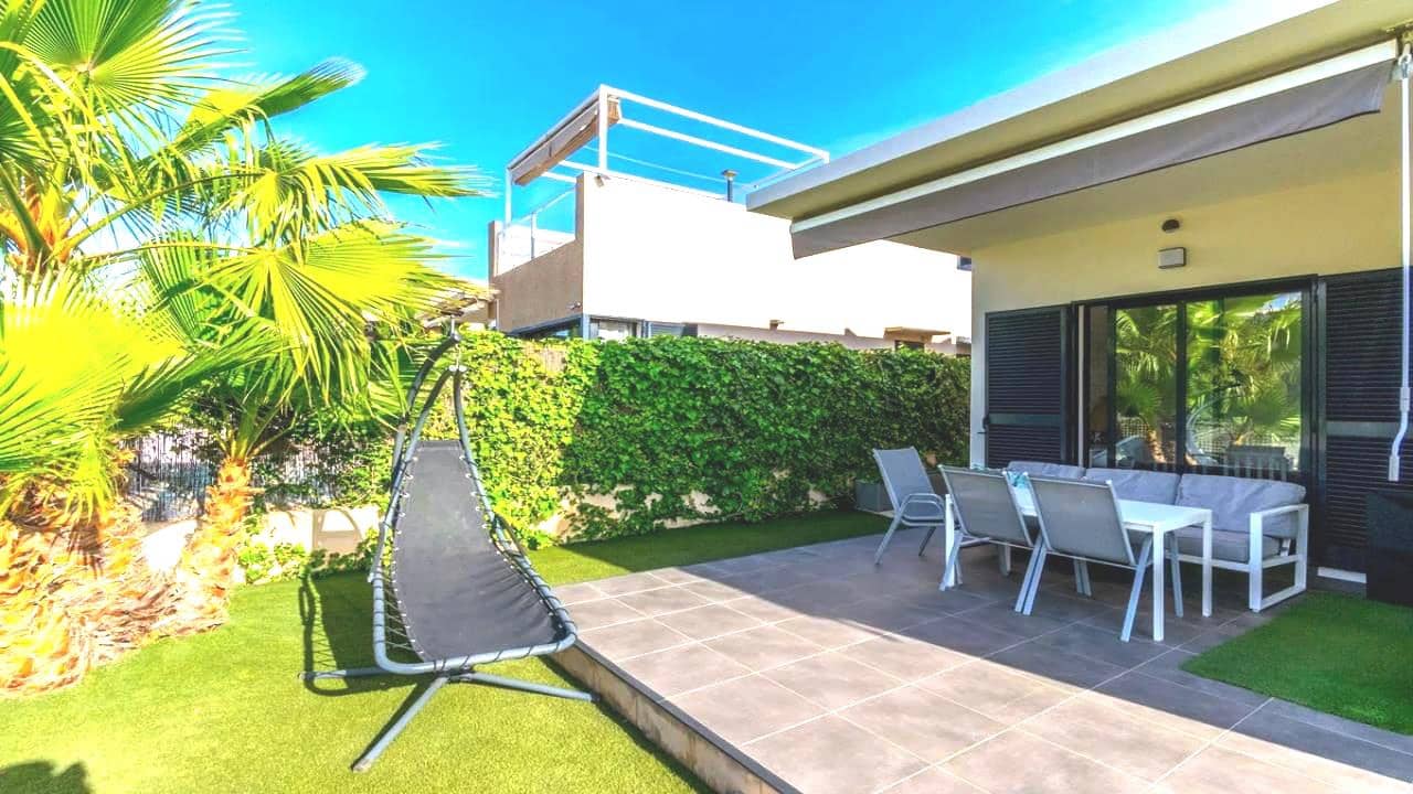 3 sovrum Villa till salu i La Zenia med pool garage - 499 000 € (Ref: 9086154)