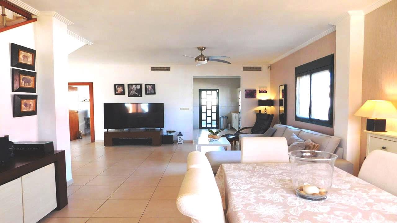 4 chambre Villa/Maison à vendre à Ciudad Quesada avec piscine garage - 520 000 € (Ref: 9088256)