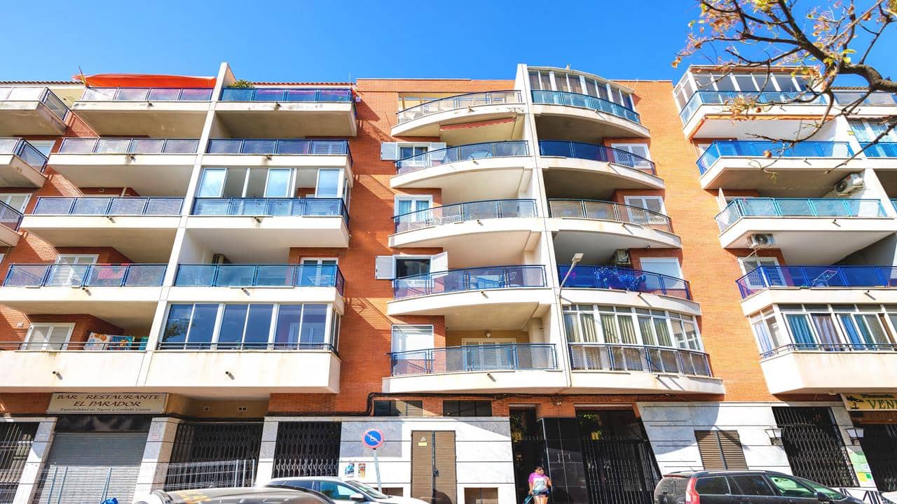 3 bedroom Apartment for sale in Torrevieja with pool - € 264,995 (Ref: 9143310)