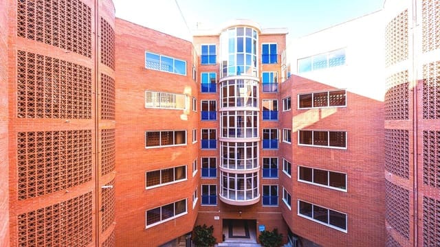 3 bedroom Apartment for sale in Torrevieja with pool - € 264,995 (Ref: 9143310)