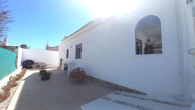 3 soverom Villa til salgs i La Siesta, Torrevieja med svømmebasseng garasje - € 339 000 (Ref: 9154649)