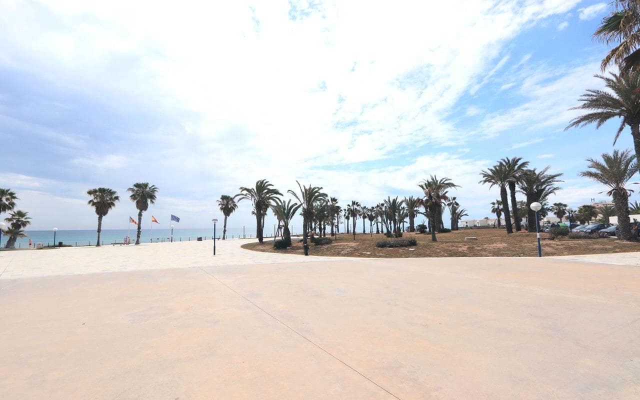 3 soveværelse Lejlighed til salg i Playa Flamenca med swimmingpool garage - € 340.000 (Ref: 9160549)
