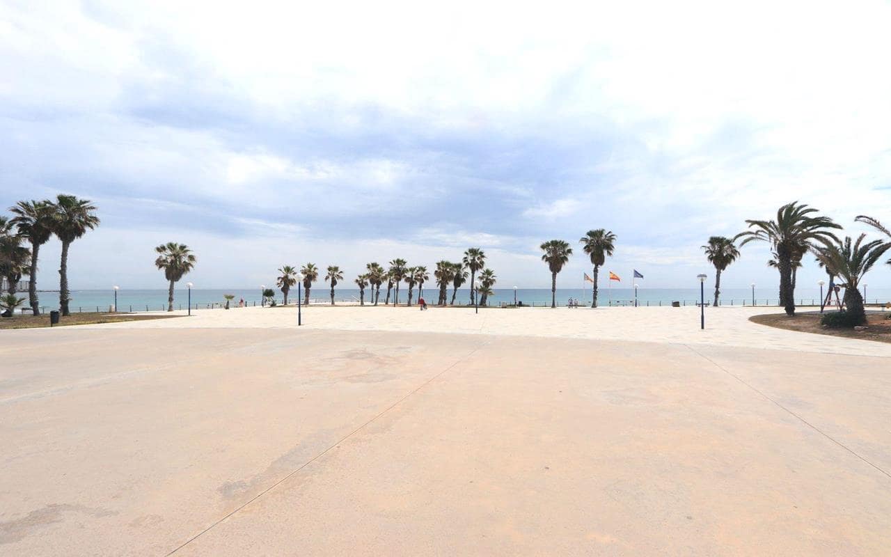 3 soveværelse Lejlighed til salg i Playa Flamenca med swimmingpool garage - € 340.000 (Ref: 9160549)