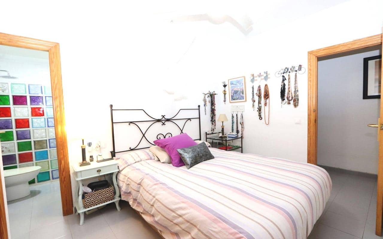 3 soveværelse Lejlighed til salg i Playa Flamenca med swimmingpool garage - € 340.000 (Ref: 9160549)