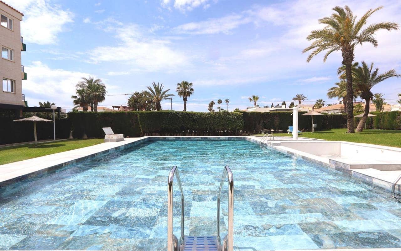 3 soveværelse Lejlighed til salg i Playa Flamenca med swimmingpool garage - € 340.000 (Ref: 9160549)