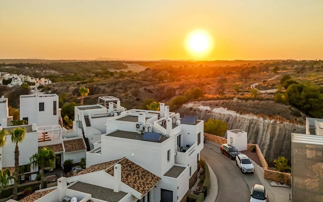 2 soveværelse Penthouse til salg i Dehesa de Campoamor med swimmingpool garage - € 365.000 (Ref: 9172592)