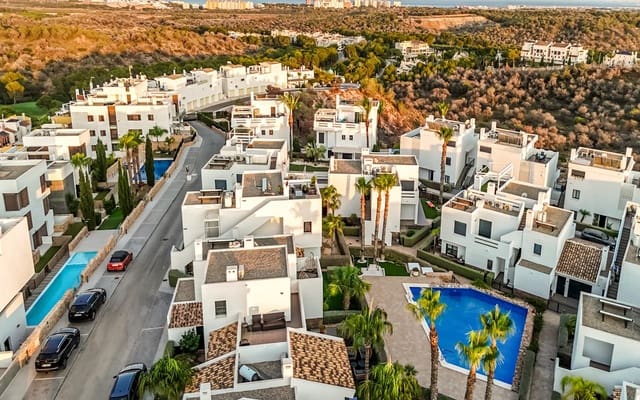 2 makuuhuone Kattohuoneisto myytävänä paikassa Dehesa de Campoamor, Orihuela mukana uima-altaan 
autotalli - 365 000 € (Ref: 9172592)