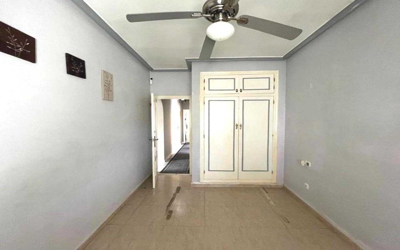 3 soverom Villa til salgs i Lo Crispin med svømmebasseng garasje - € 215 000 (Ref: 9175534)