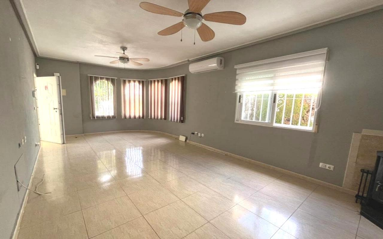 3 soverom Villa til salgs i Lo Crispin med svømmebasseng garasje - € 215 000 (Ref: 9175534)